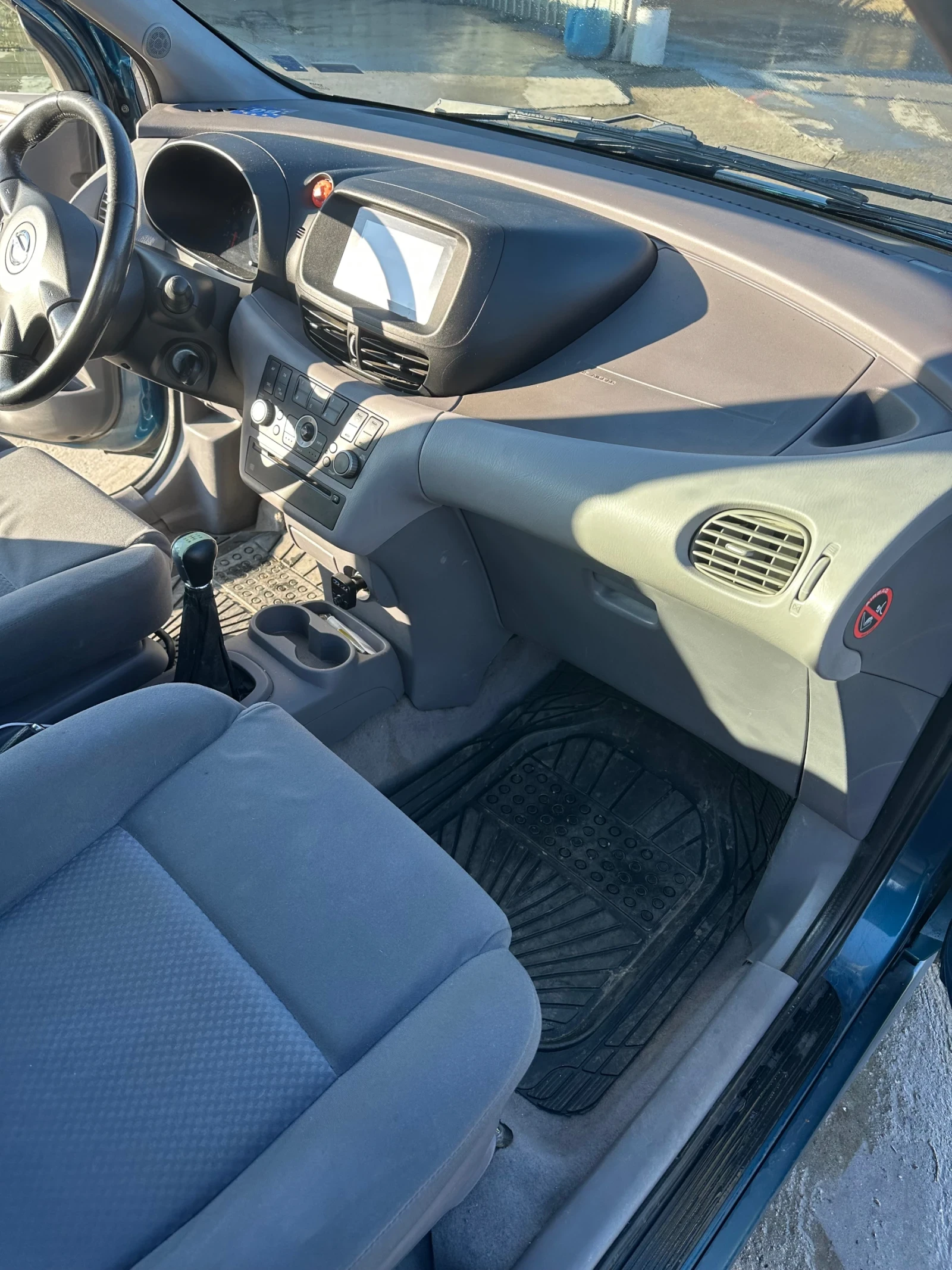 Nissan Almera tino  - изображение 3