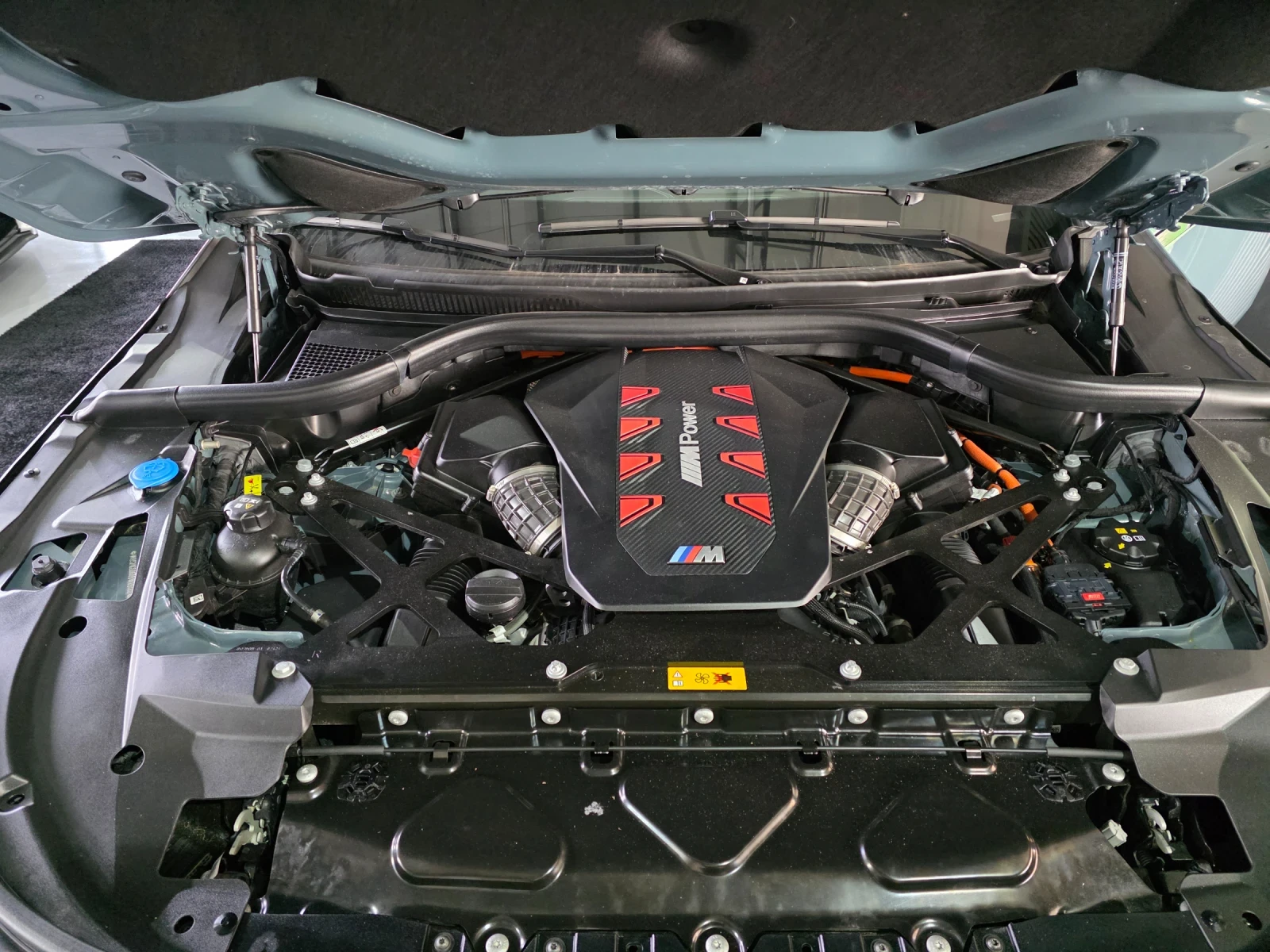 BMW XM 4.4 V8 xDRIVE M B&W 23 inch - изображение 7