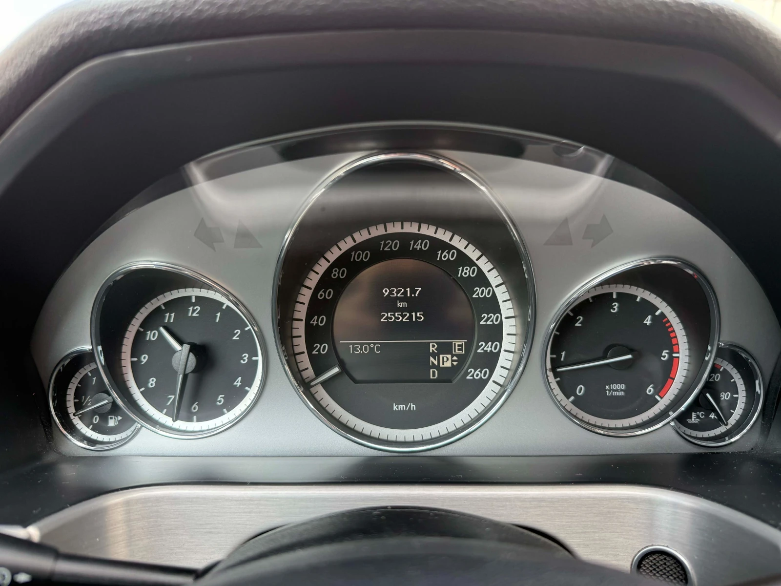 Mercedes-Benz E 350 4Matic, снимка 13 - Автомобили и джипове - 53894193