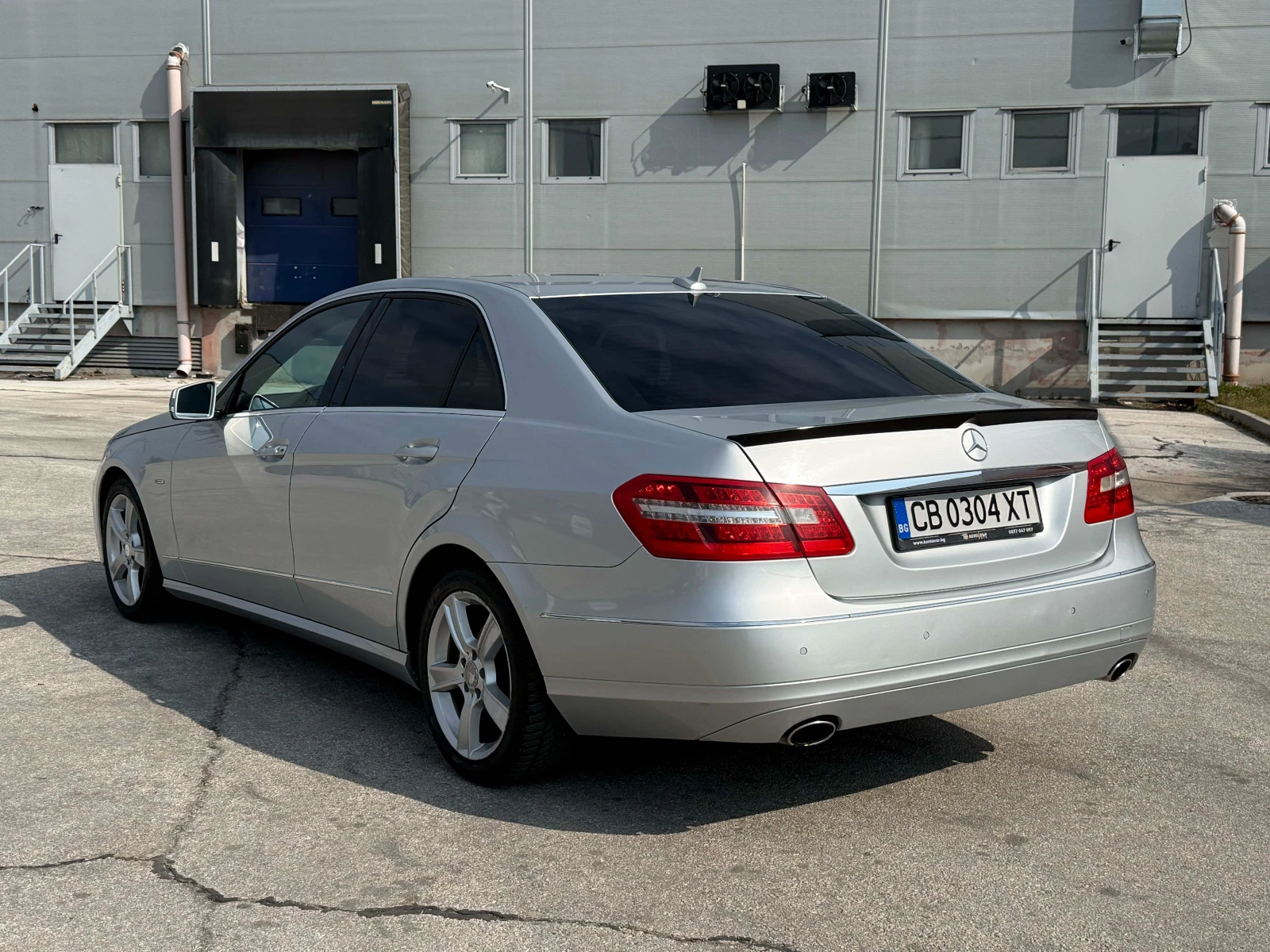 Mercedes-Benz E 350 4Matic, снимка 3 - Автомобили и джипове - 53894193