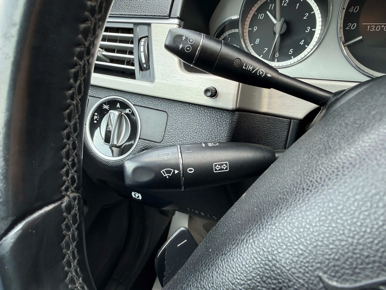 Mercedes-Benz E 350 4Matic, снимка 14 - Автомобили и джипове - 53894193