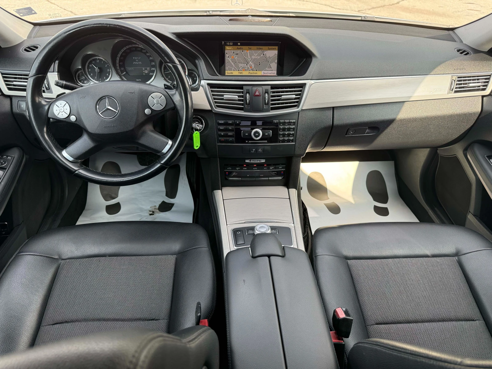 Mercedes-Benz E 350 4Matic, снимка 10 - Автомобили и джипове - 53894193