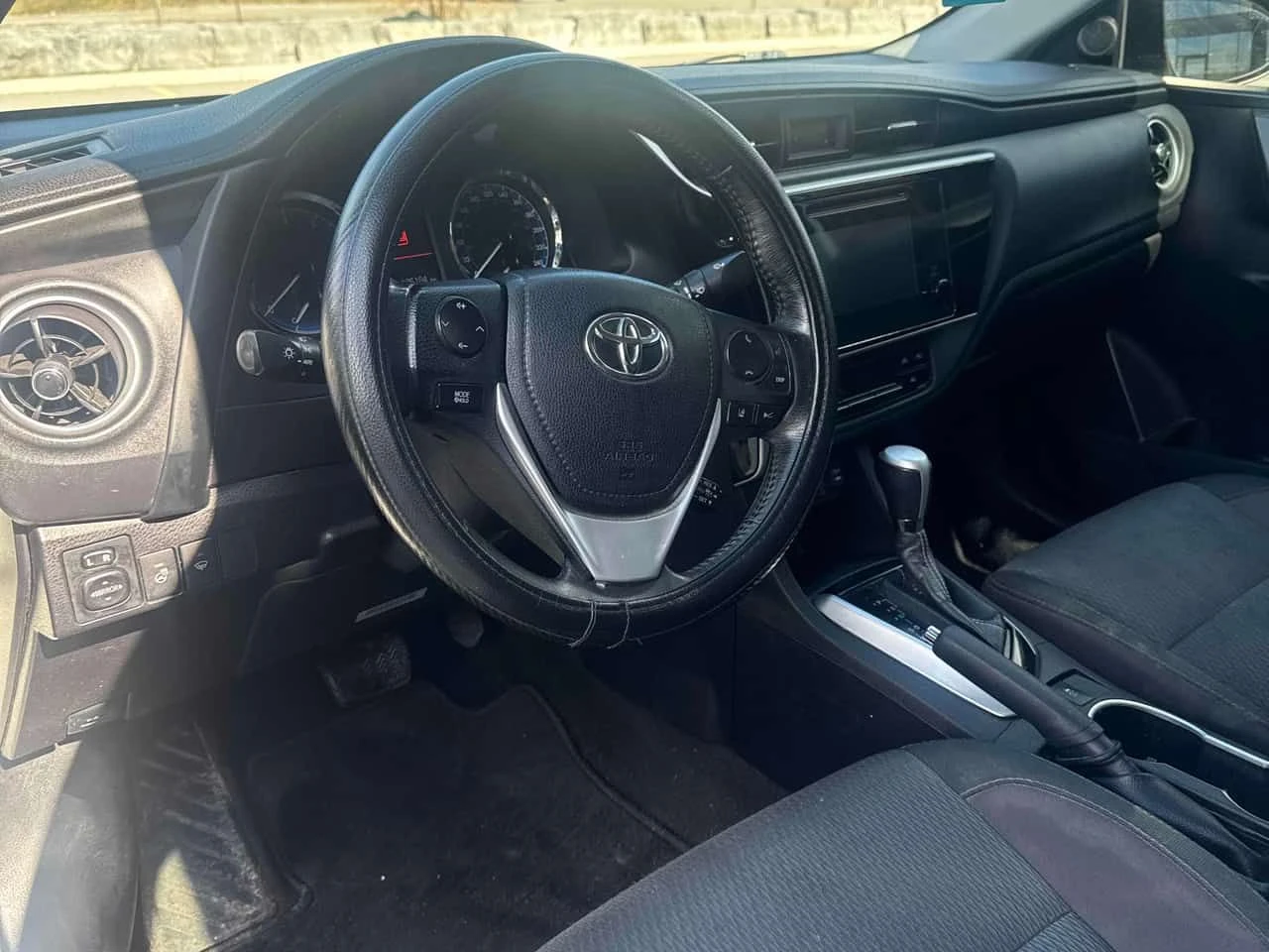 Toyota Corolla * LE CVT * ПОДГРЕВ* ПАНО* , снимка 5 - Автомобили и джипове - 53942736