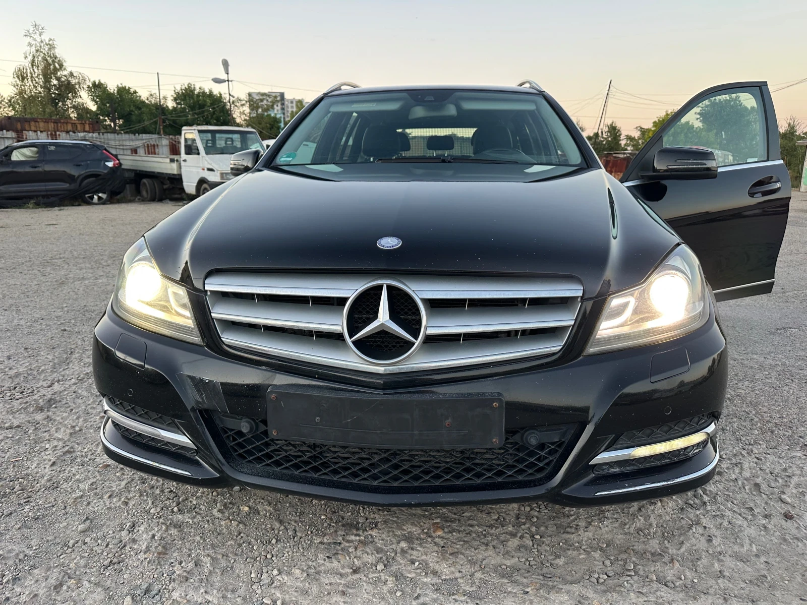 Mercedes-Benz C 350, снимка 5 - Автомобили и джипове - 53989809