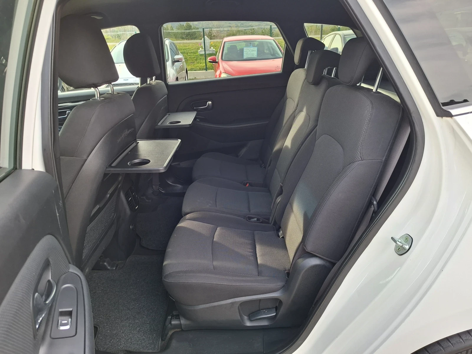 Kia Carens 1, 7 crdi, снимка 10 - Автомобили и джипове - 54177452