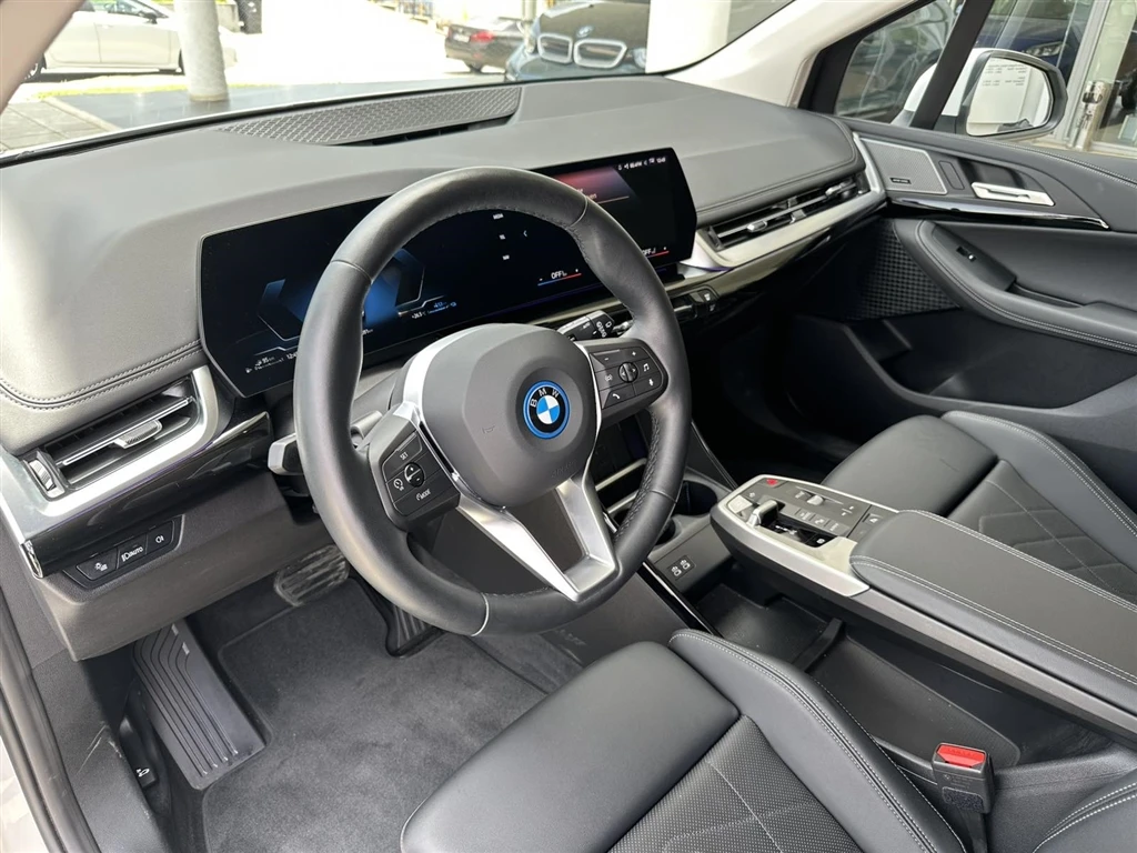 BMW 225 xDrive Active Tourer, снимка 6 - Автомобили и джипове - 54455989
