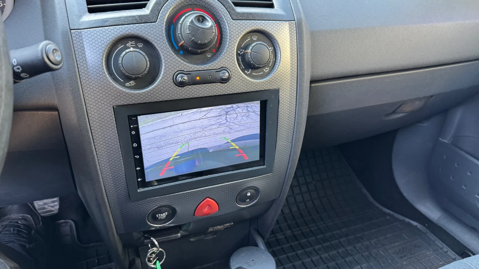 Renault Megane 1.5 dCi - 101 к.с., снимка 10 - Автомобили и джипове - 54526119