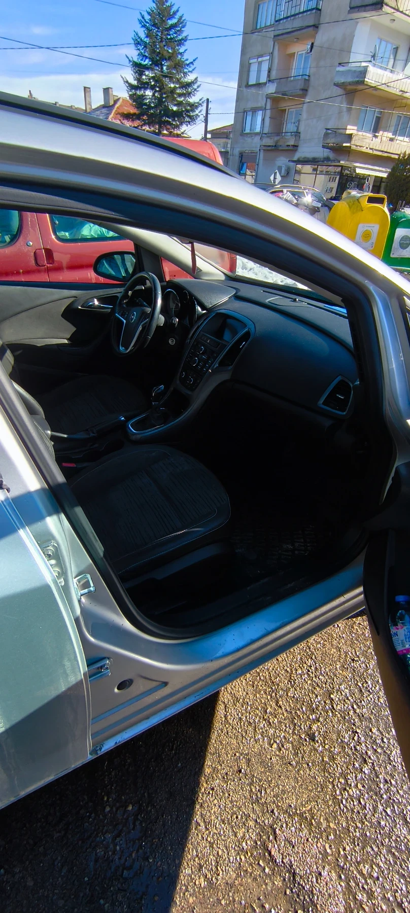 Opel Astra, снимка 17 - Автомобили и джипове - 54556277