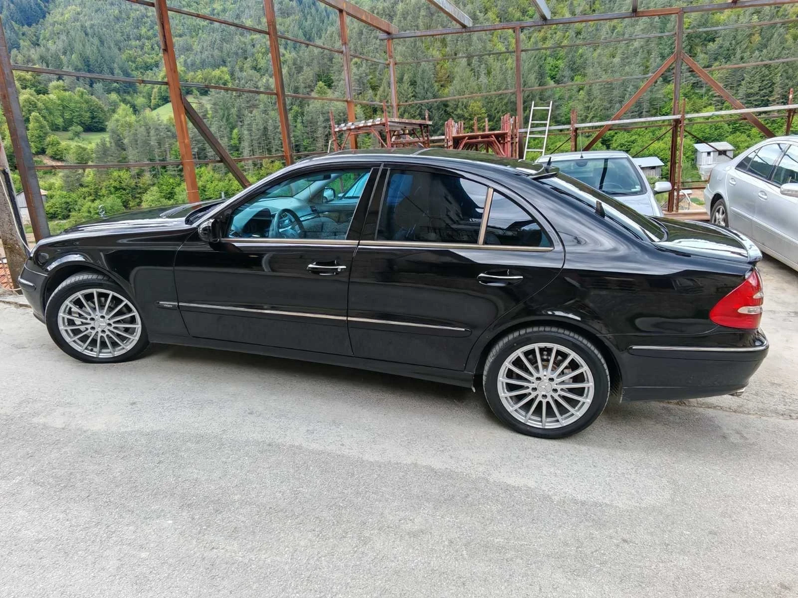 Mercedes-Benz E 270, снимка 13 - Автомобили и джипове - 54676048