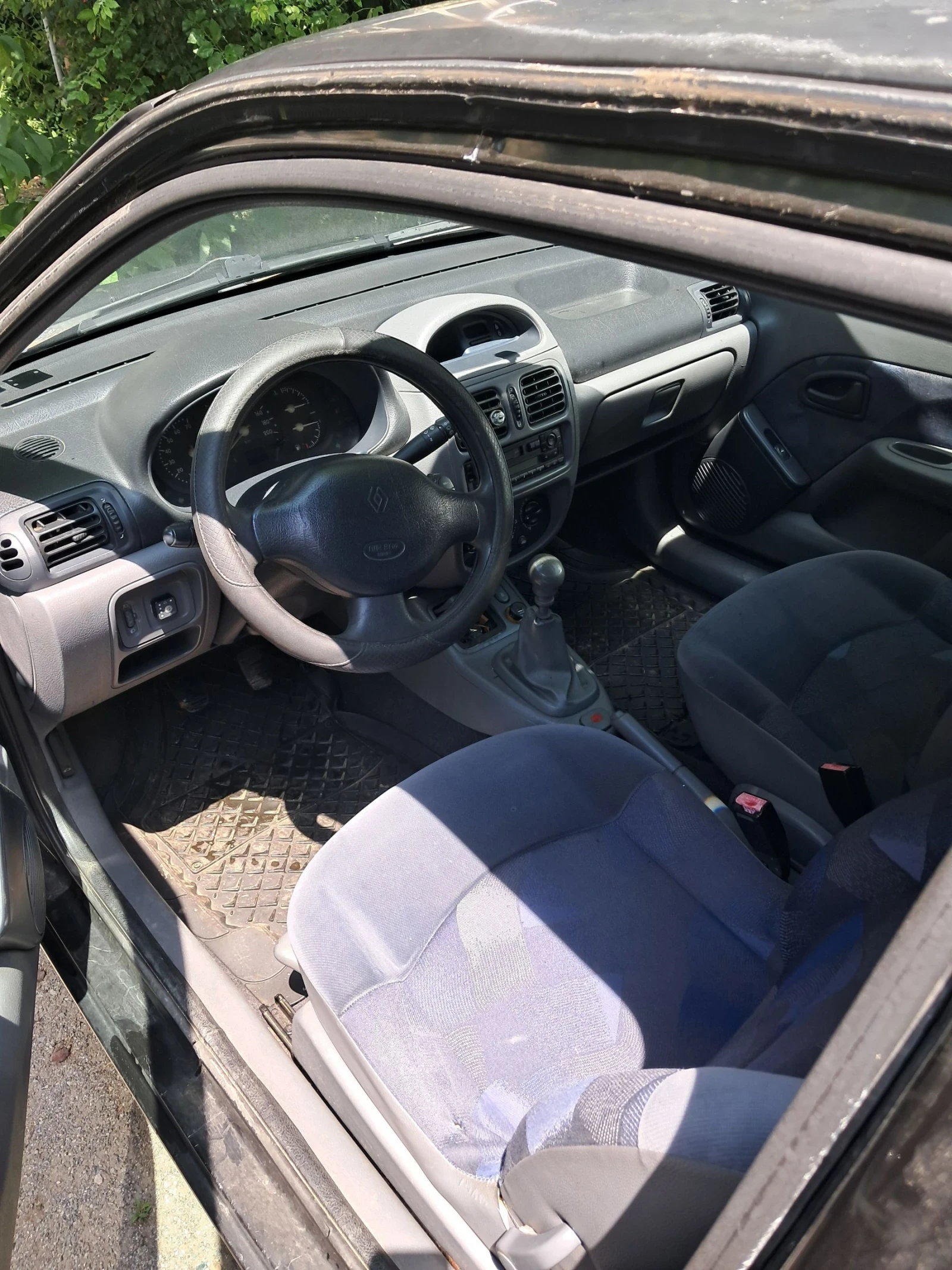 Renault Clio, снимка 6 - Автомобили и джипове - 54802401