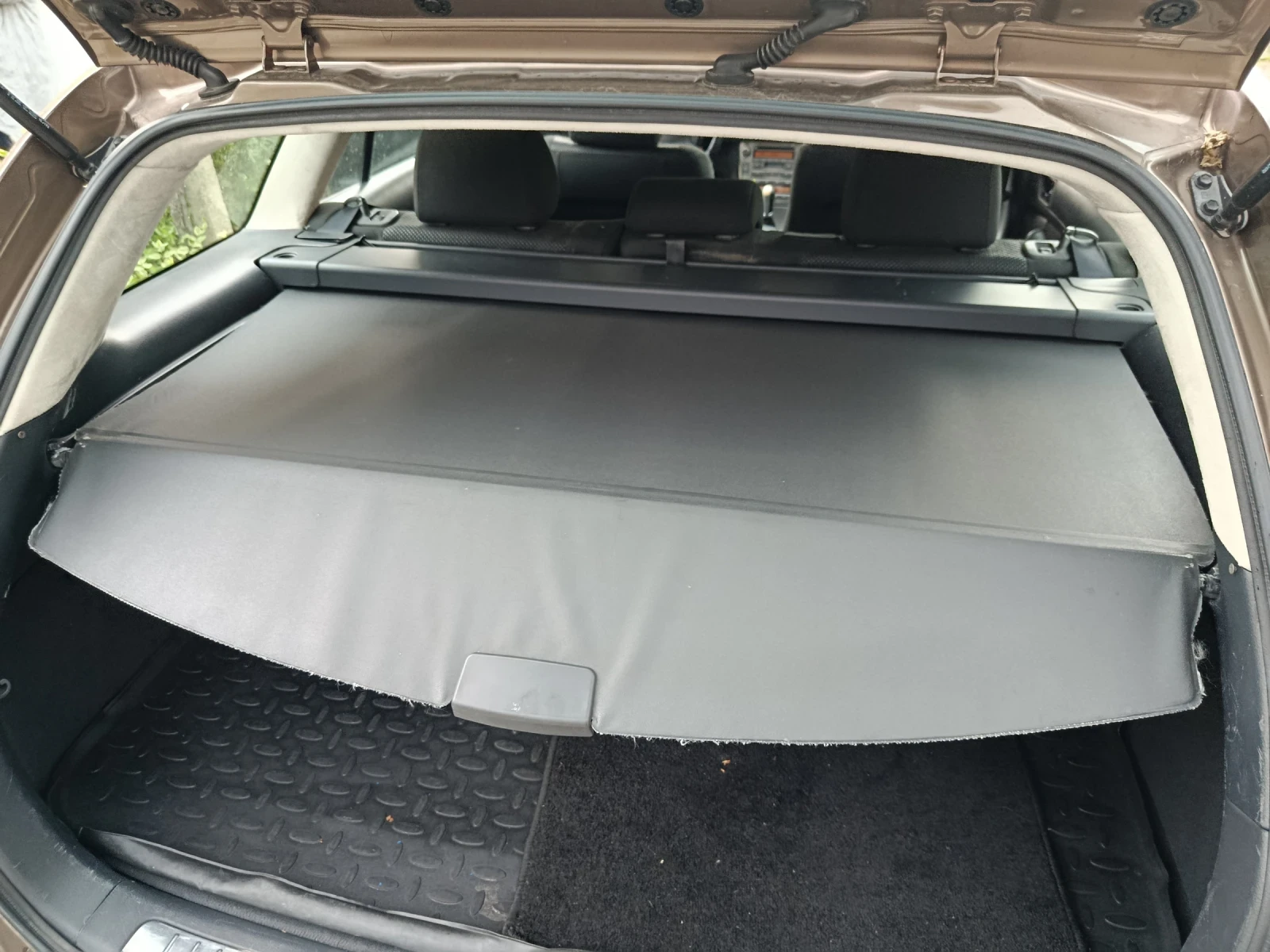 Toyota Avensis Монтирана газова уредба, снимка 8 - Автомобили и джипове - 54873649