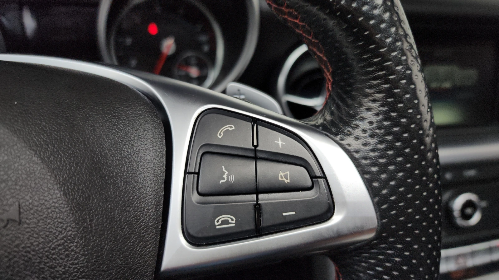 Mercedes-Benz SLC 43 AMG-pack* ПОДГРЕВ* ОБДУХВАНЕ* , снимка 9 - Автомобили и джипове - 54897085
