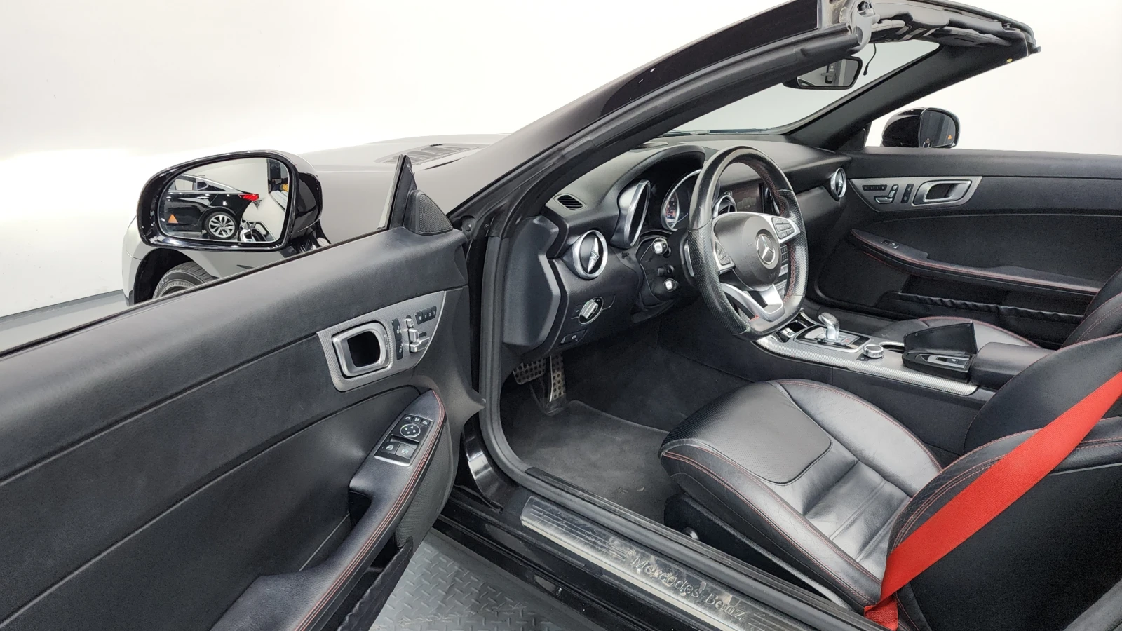 Mercedes-Benz SLC 43 AMG-pack* ПОДГРЕВ* ОБДУХВАНЕ* , снимка 5 - Автомобили и джипове - 54897085