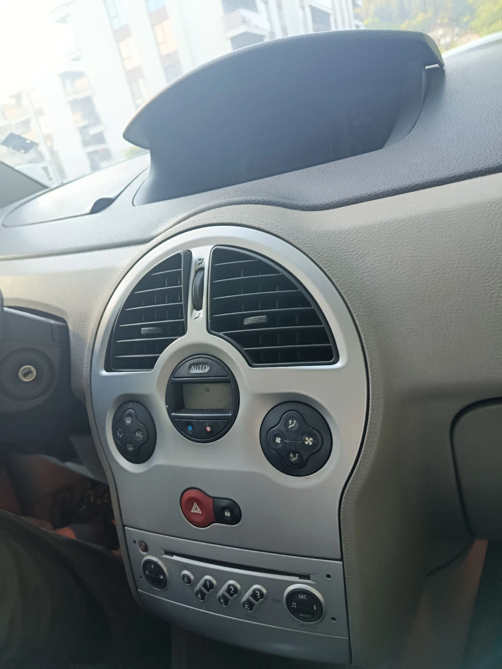 Renault Modus M1, снимка 11 - Автомобили и джипове - 54961674