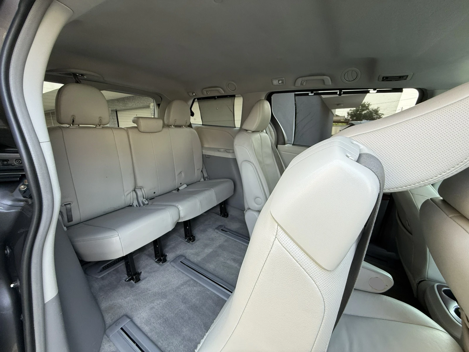 Toyota Sienna XLE-3.5i-4x4-AVTOMAT-6+ 1-ШВЕЙЦАРИЯ, снимка 17 - Автомобили и джипове - 55708478