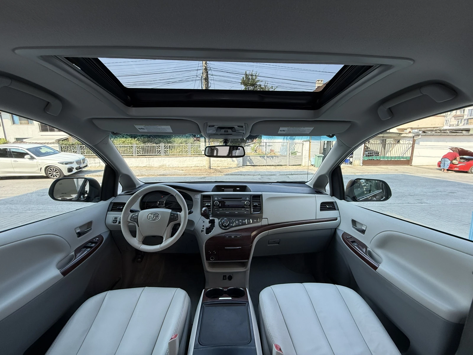 Toyota Sienna XLE-3.5i-4x4-AVTOMAT-6+ 1-ШВЕЙЦАРИЯ, снимка 11 - Автомобили и джипове - 55708478
