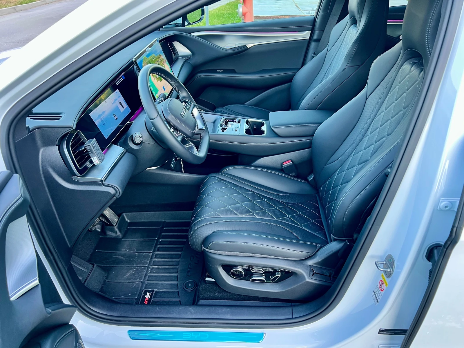 BYD Sealion 7, снимка 12 - Автомобили и джипове - 55710839