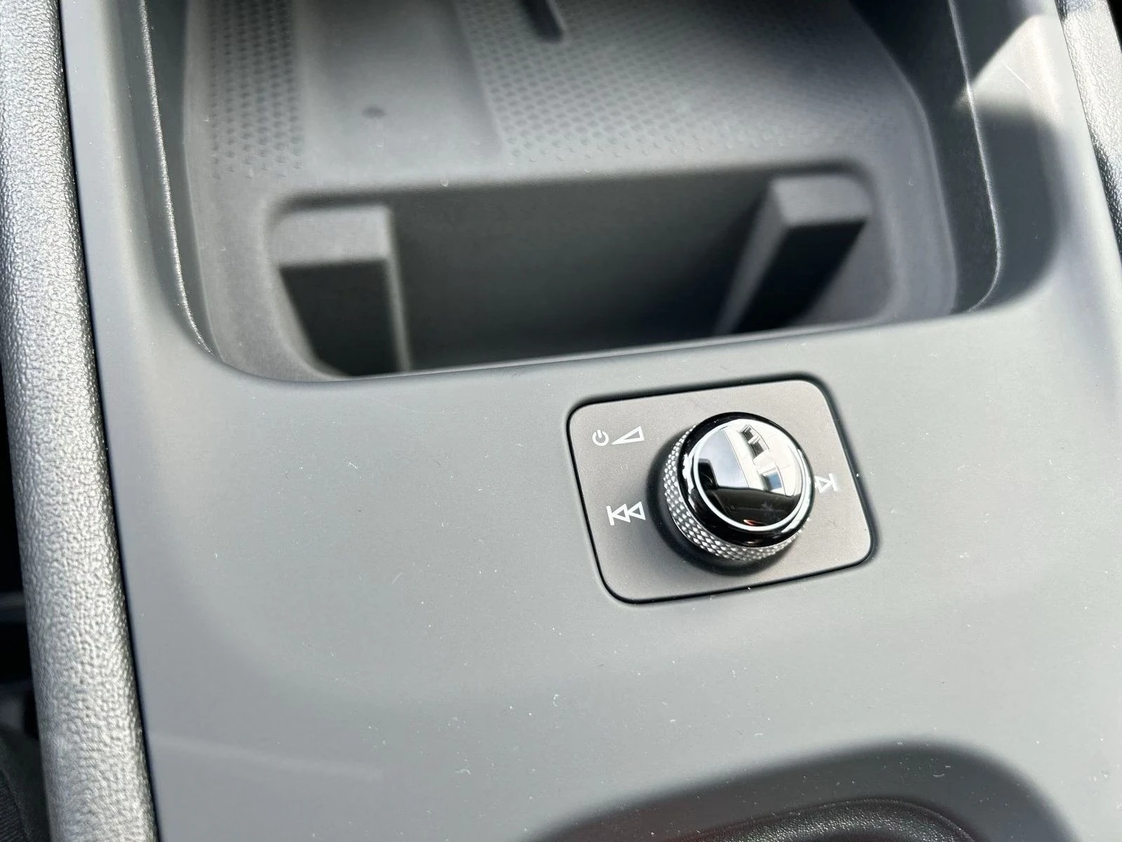 VW Polo ID POLO * NEW 2026* LIFE CAMERA PDC LANE-ASSIST , снимка 11 - Автомобили и джипове - 55931626