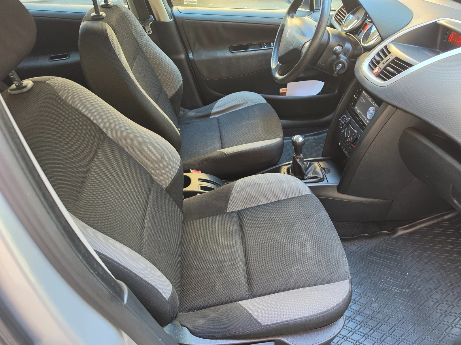 Peugeot 207 1.4 КЛИМАТИК, снимка 9 - Автомобили и джипове - 56066511