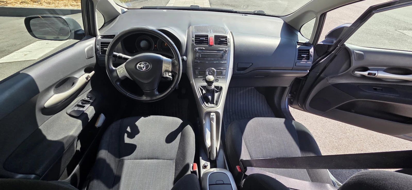 Toyota Auris 1.6 VVTi Luna Plus, снимка 7 - Автомобили и джипове - 56131751