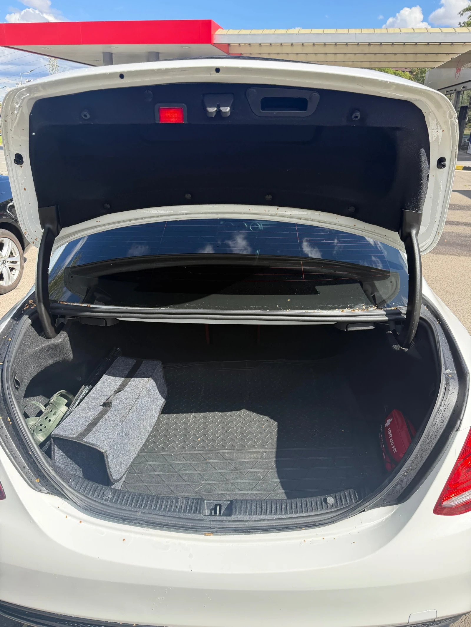 Mercedes-Benz C 300, снимка 10 - Автомобили и джипове - 56175915