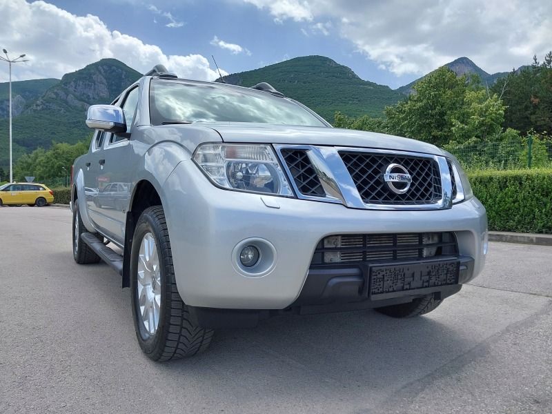 Nissan Navara 3.0- 231кс.Facelift, снимка 1 - Автомобили и джипове - 46172185