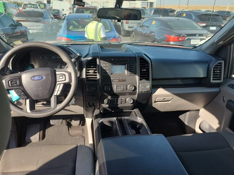 Ford F150 XL Extended Cab Short Bed w/Rear Doors, снимка 11 - Автомобили и джипове - 47973806