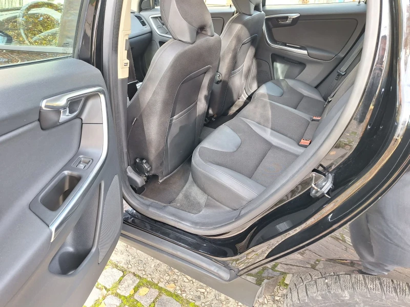 Volvo XC60, снимка 8 - Автомобили и джипове - 52419409