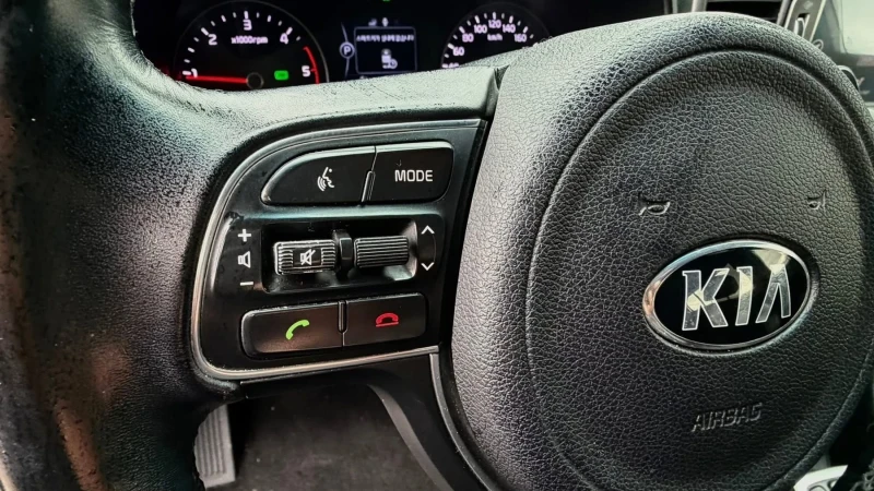 Kia Sportage 2.0 4WD, снимка 13 - Автомобили и джипове - 53412351