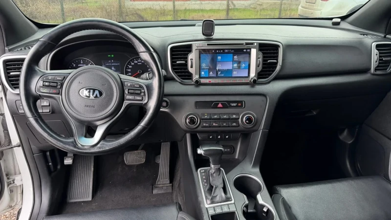 Kia Sportage 2.0 4WD, снимка 9 - Автомобили и джипове - 53412351