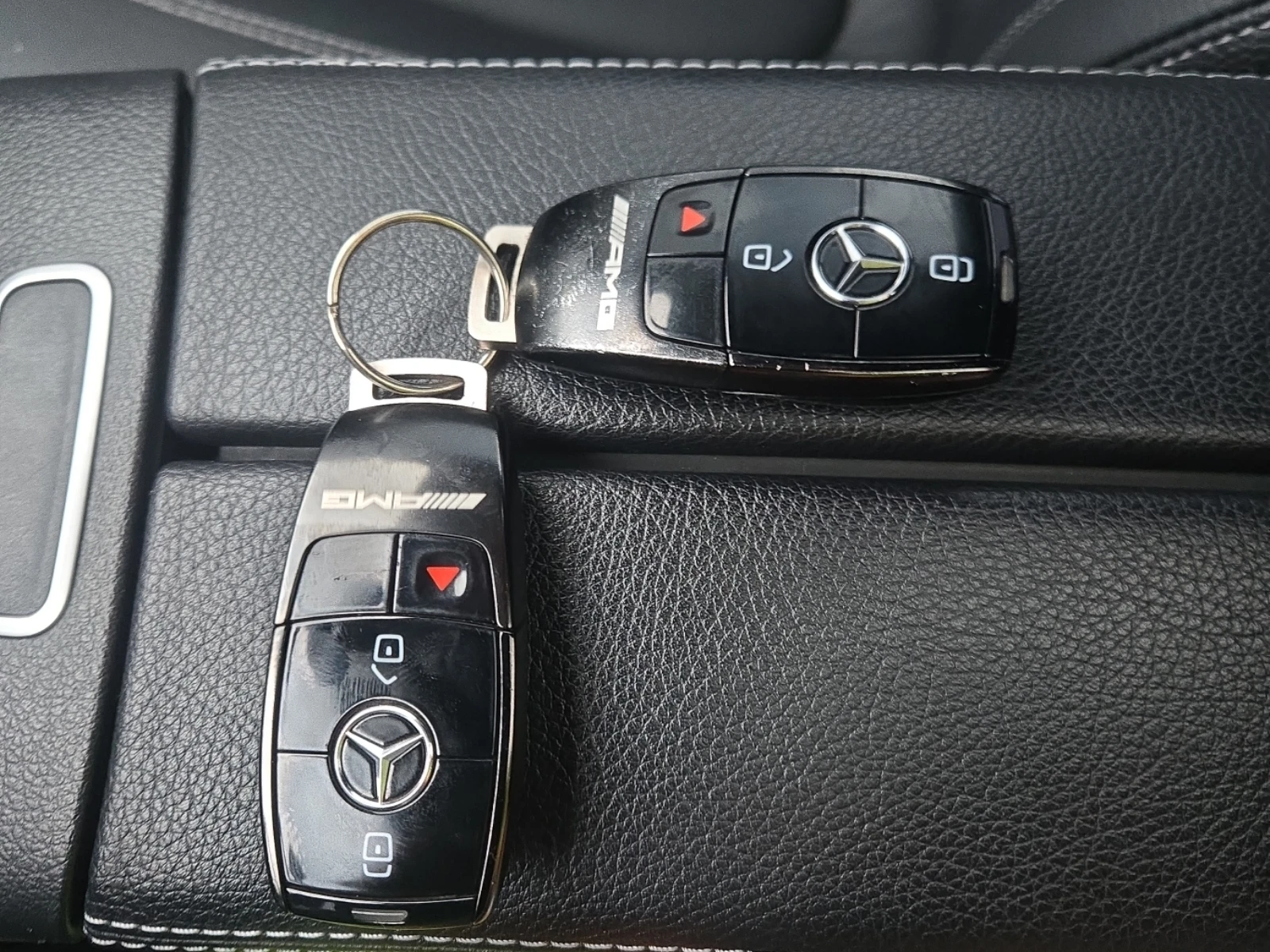 Mercedes-Benz GLB35AMG * * CARFAX * * АВТО КРЕДИТ * * Цена до БГ * * , снимка 12 - Автомобили и джипове - 54529045