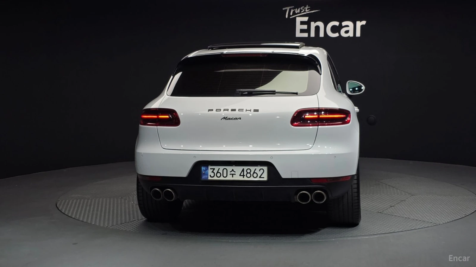 Porsche Macan 3.0 S* КОЖА* НАВИ* ПАНО* КАМЕРА, снимка 4 - Автомобили и джипове - 55431952
