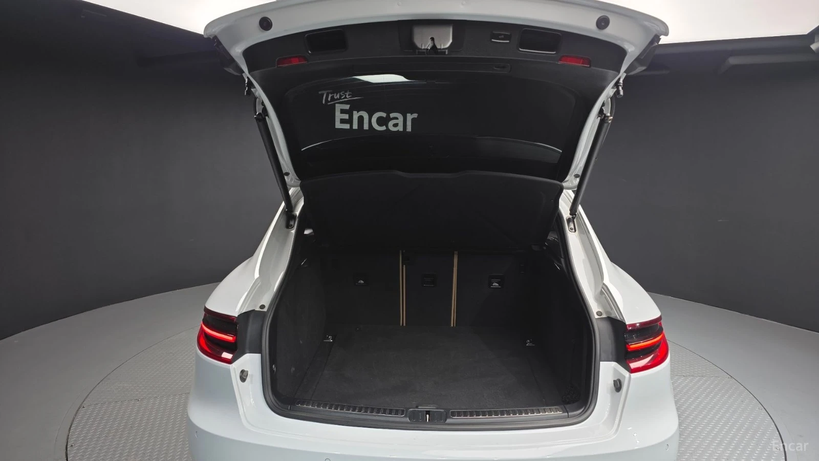 Porsche Macan 3.0 S* КОЖА* НАВИ* ПАНО* КАМЕРА, снимка 17 - Автомобили и джипове - 55431952