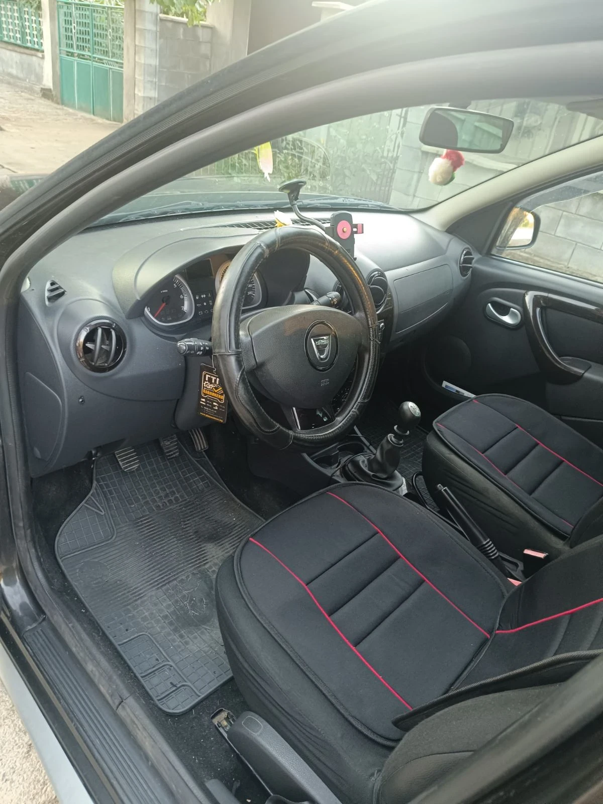 Dacia Duster, снимка 3 - Автомобили и джипове - 55499358
