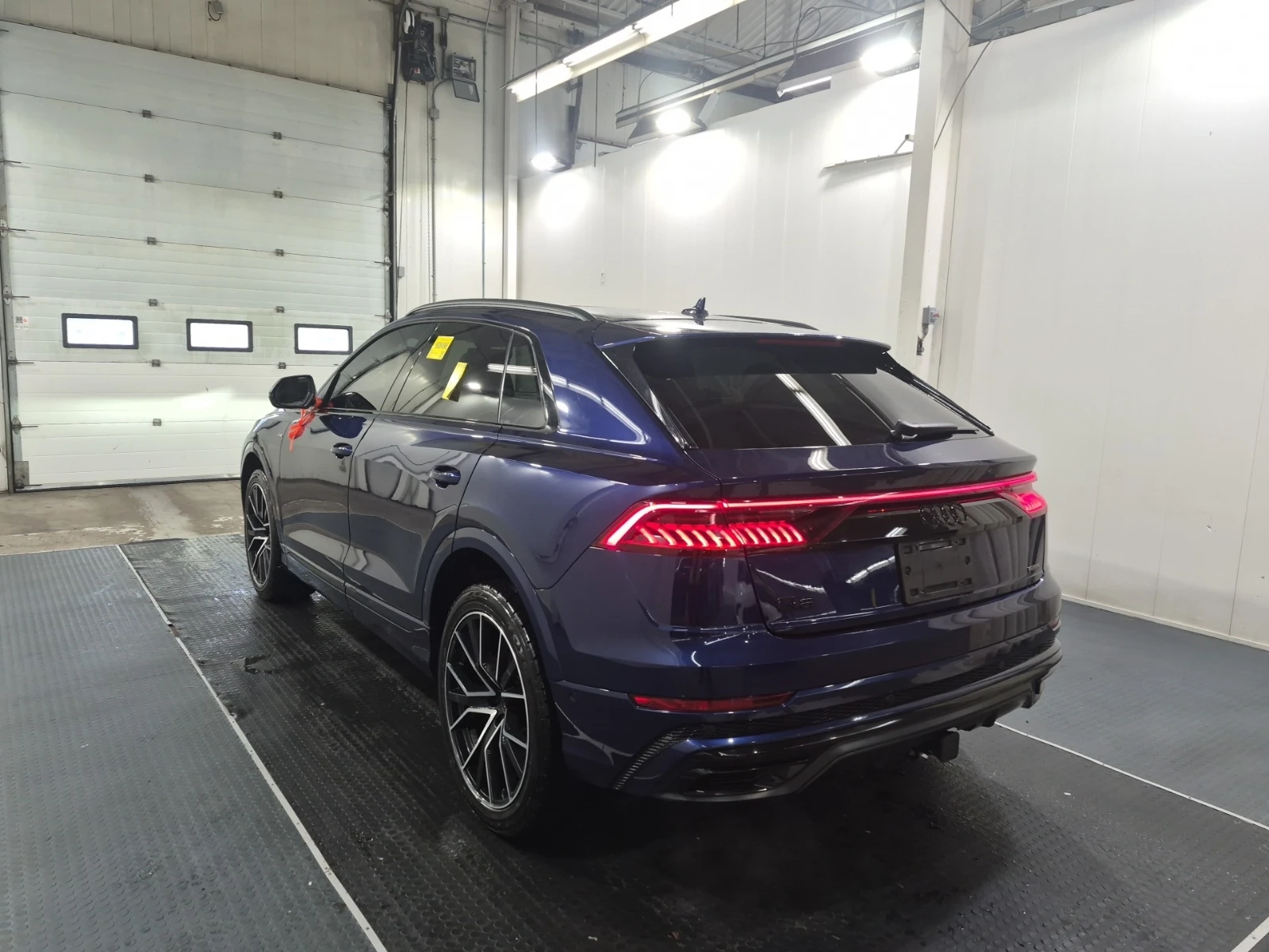 Audi Q8 55 Tfsi Quattro Progressiv, снимка 4 - Автомобили и джипове - 56442772