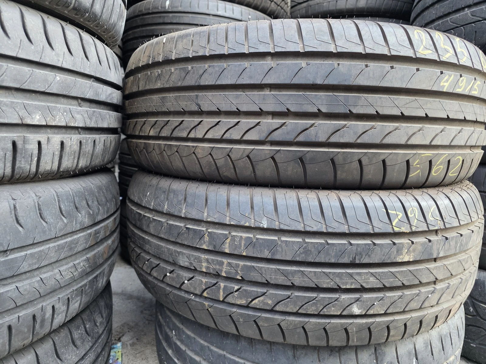 Гуми Летни 235/60R17, снимка 5 - Гуми и джанти - 56664453