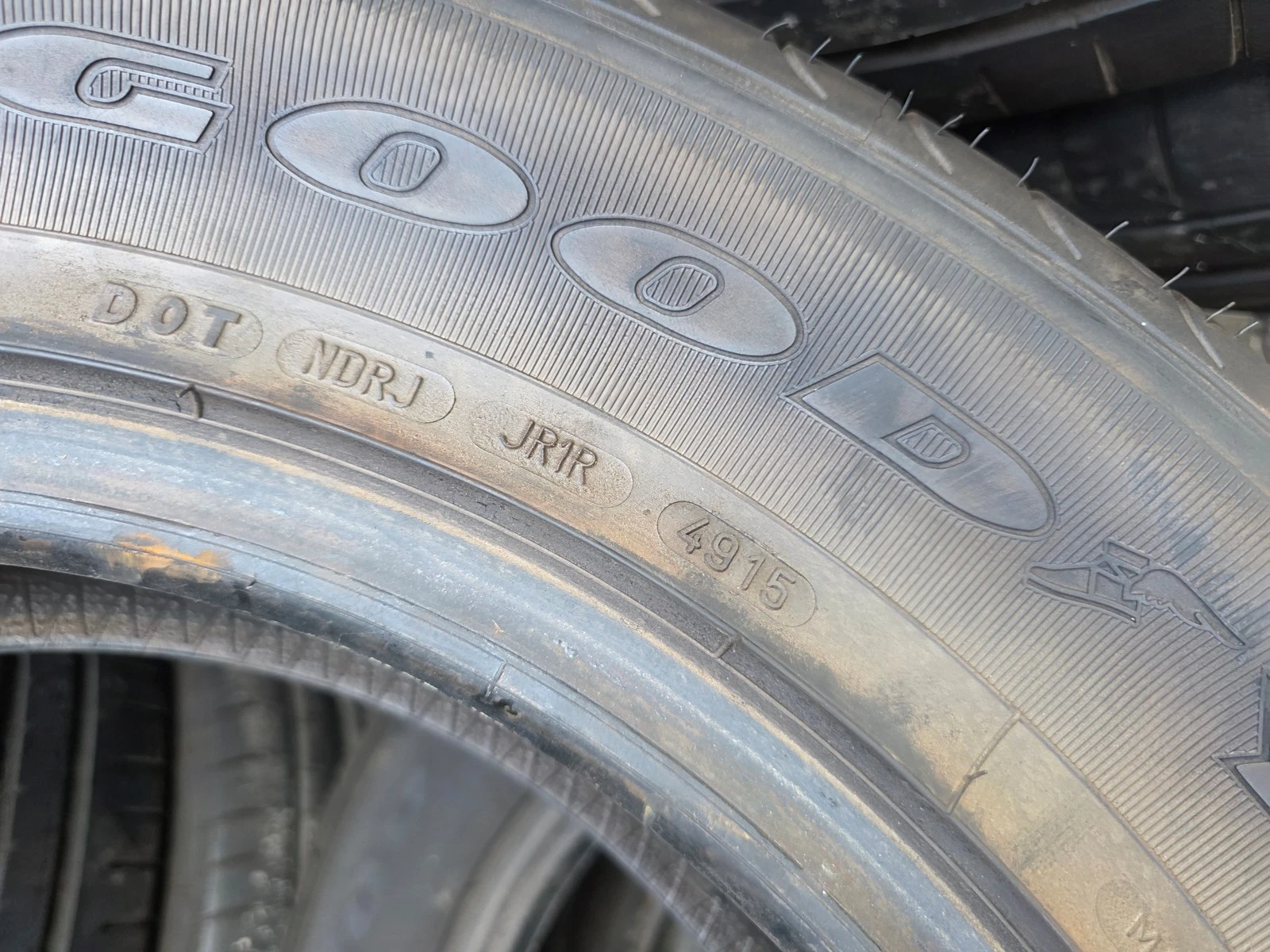 Гуми Летни 235/60R17, снимка 9 - Гуми и джанти - 56664453