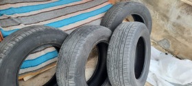 Гуми Всесезонни 235/65R17, снимка 1 - Гуми и джанти - 46059084