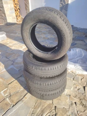 Гуми Летни 205/70R15, снимка 1 - Гуми и джанти - 48771347