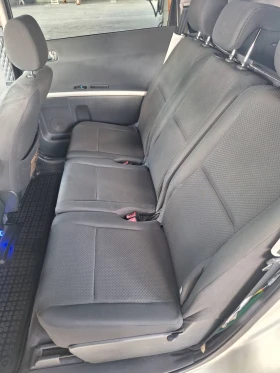 Toyota Corolla verso 2.2 D4D, снимка 13