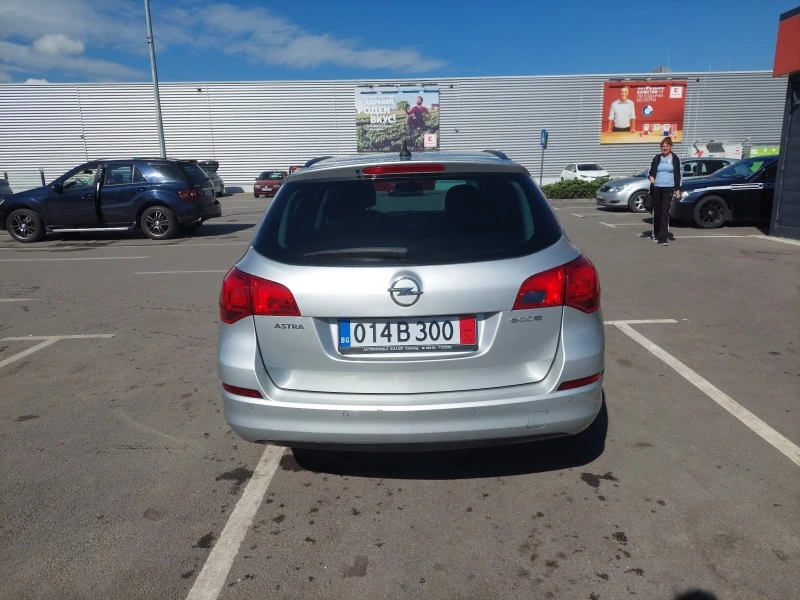 Opel Astra 1, 3 CDTI ECOFLEX, снимка 4 - Автомобили и джипове - 45752816