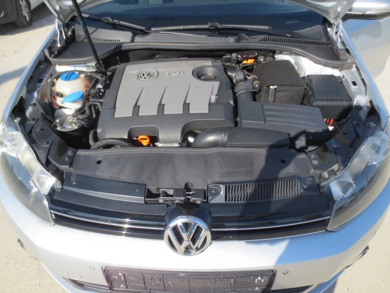 VW Golf 1.6 TDI, снимка 17 - Автомобили и джипове - 46775627