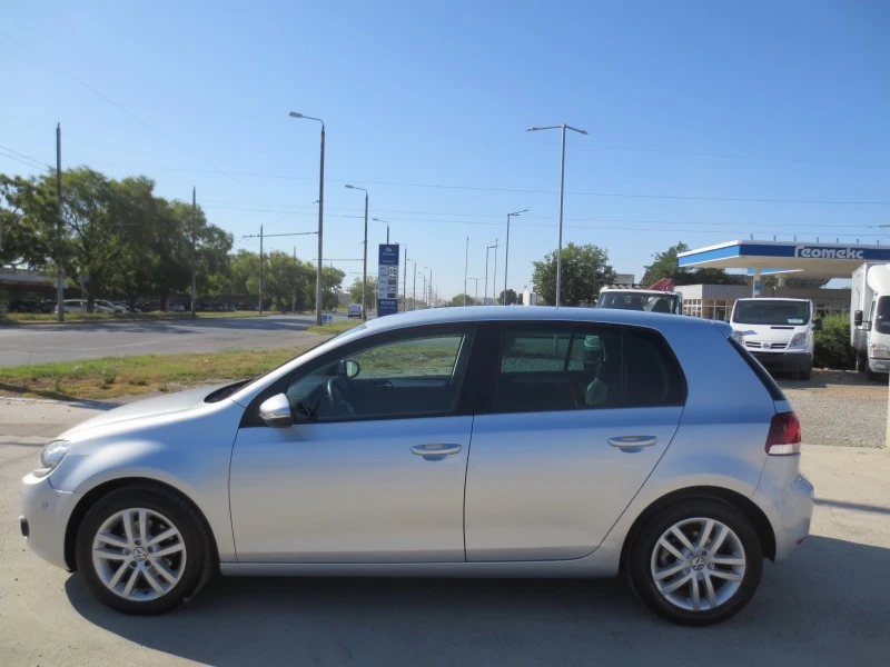 VW Golf 1.6 TDI, снимка 8 - Автомобили и джипове - 46775627