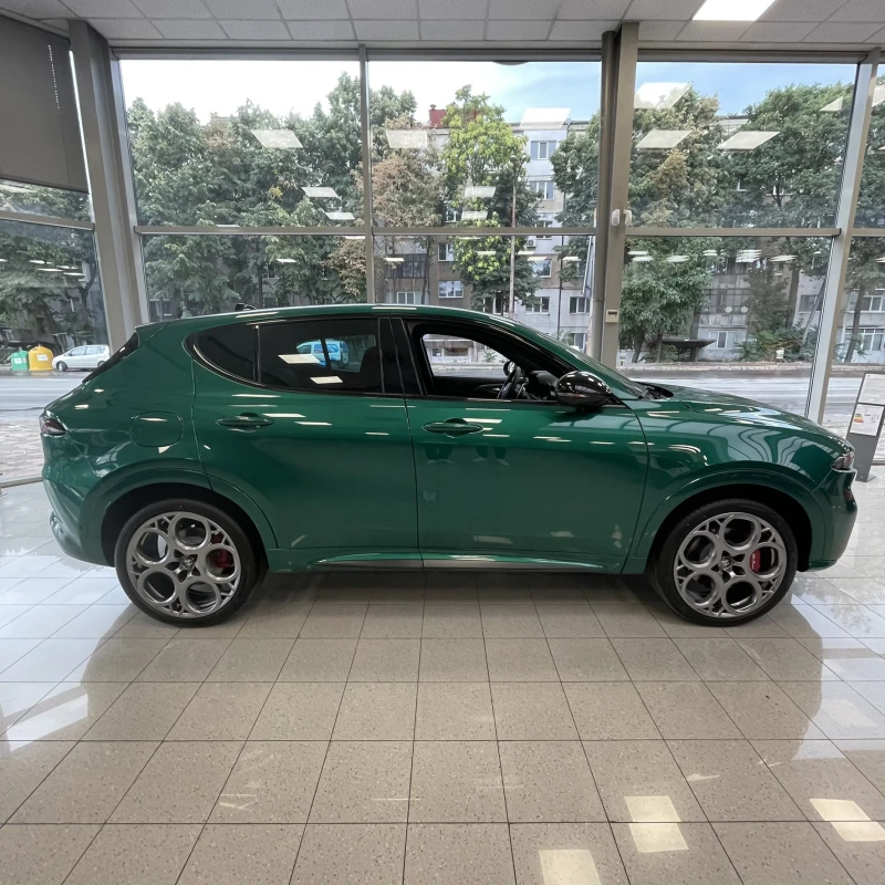 Alfa Romeo Tonale TONALE TRIBUTO ITALIANO 1.3 PHEV Pet, снимка 4 - Автомобили и джипове - 46965783