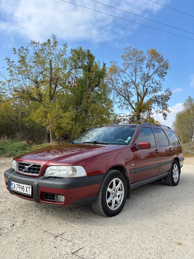 Volvo V70 XC, снимка 1 - Автомобили и джипове - 48295668