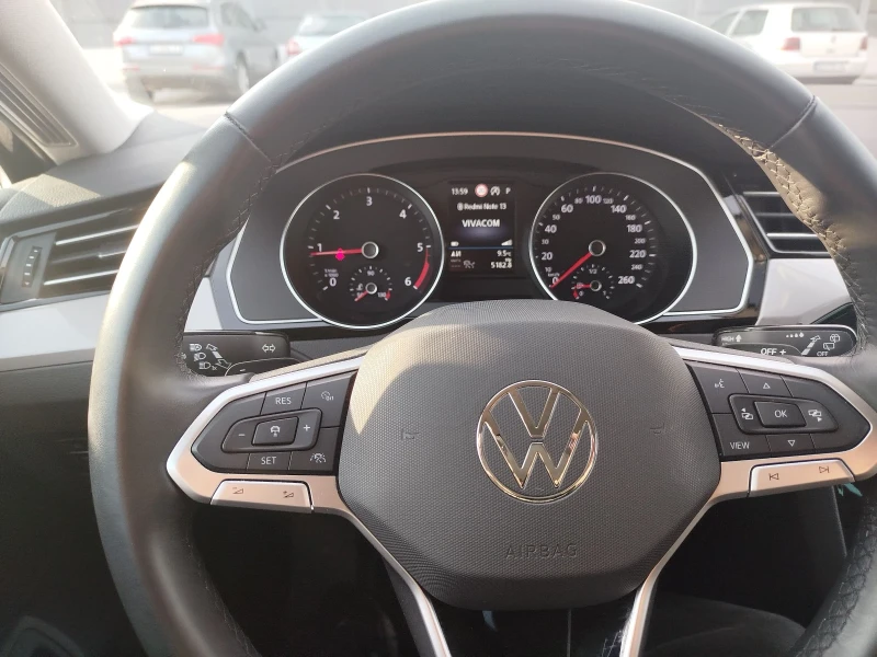 VW Passat 2.0 TDI 2022г., снимка 14 - Автомобили и джипове - 48253165