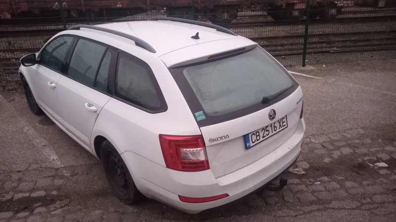 Skoda Octavia 1.6 TDI, снимка 2 - Автомобили и джипове - 48319271