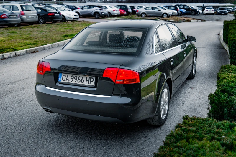 Audi A4 2.0D, снимка 4 - Автомобили и джипове - 49558420