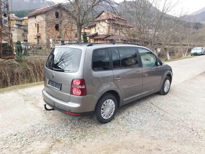 VW Touran 1.9 TDI 105k. АВТОМАТ , снимка 5 - Автомобили и джипове - 49592721