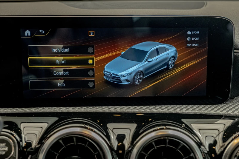 Mercedes-Benz A 180 d/Седан/Virtual/Подгрев/Dynamic Select/MBUX, снимка 11 - Автомобили и джипове - 51015572